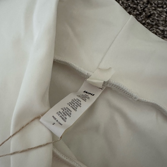 SKIMS skirt - Picture 3 of 5